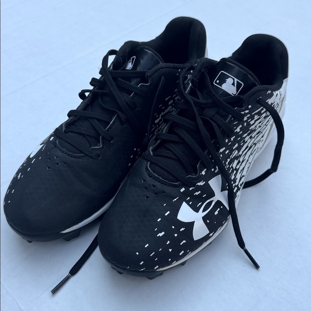 Under Armour Shoes Baseball Youth Cleats Lace Up Sneakers Black 4.5 Y